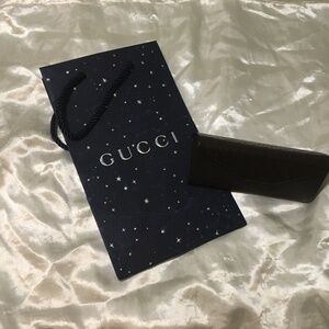 🌌Gucci sunglasses triangle hard case and shopping bag🌠